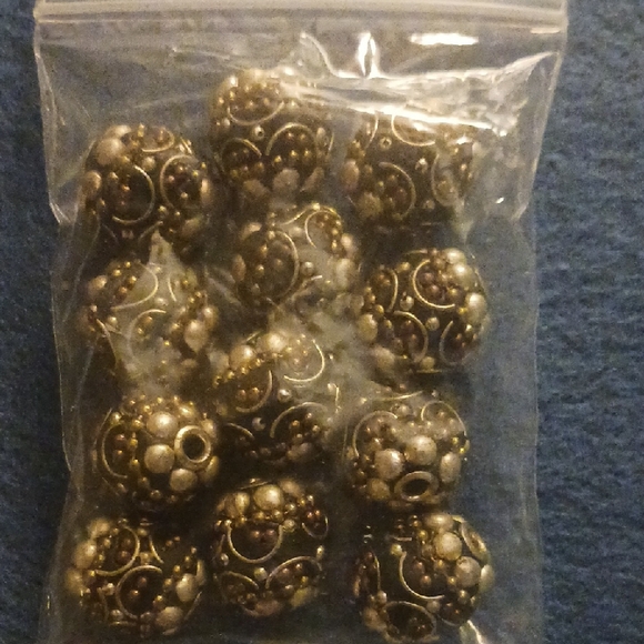 Assorted Bead Collection - Picture 5 of 5